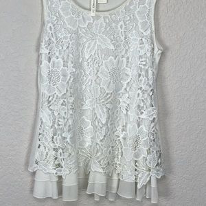 White Lace Tank Top 🤍